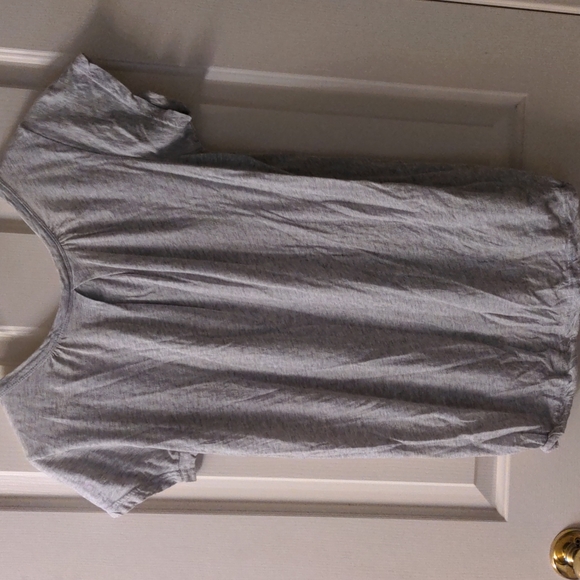 ❤️ Moda International Gray Tee Small - Picture 5 of 7